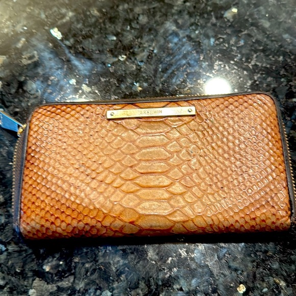 Brahman ladies preowned Cordelia wallet good condition 4 1/2 x 8” - Picture 9 of 14